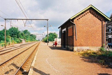 Lonzée - SNCB K02107H (4).jpg